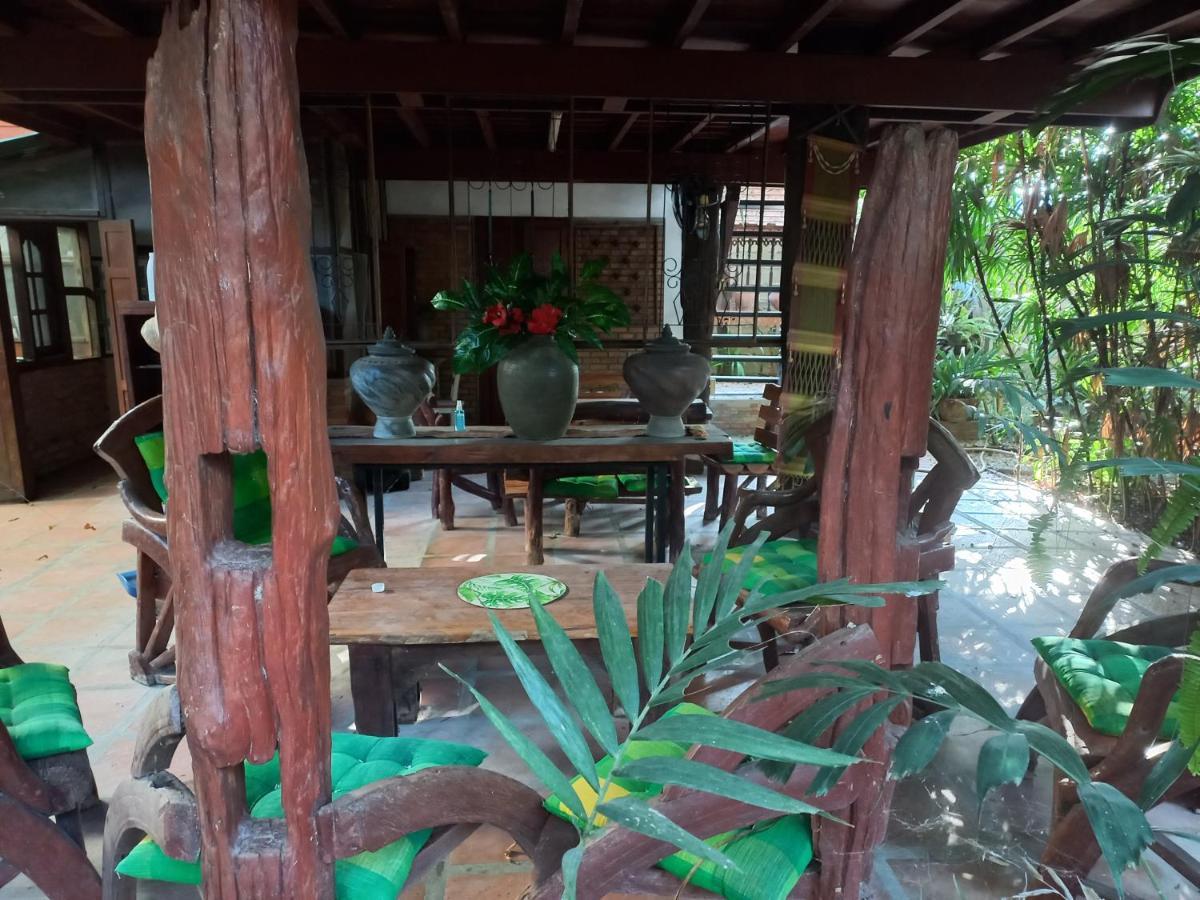 Teak House Chiang Mai Hotel Exterior photo