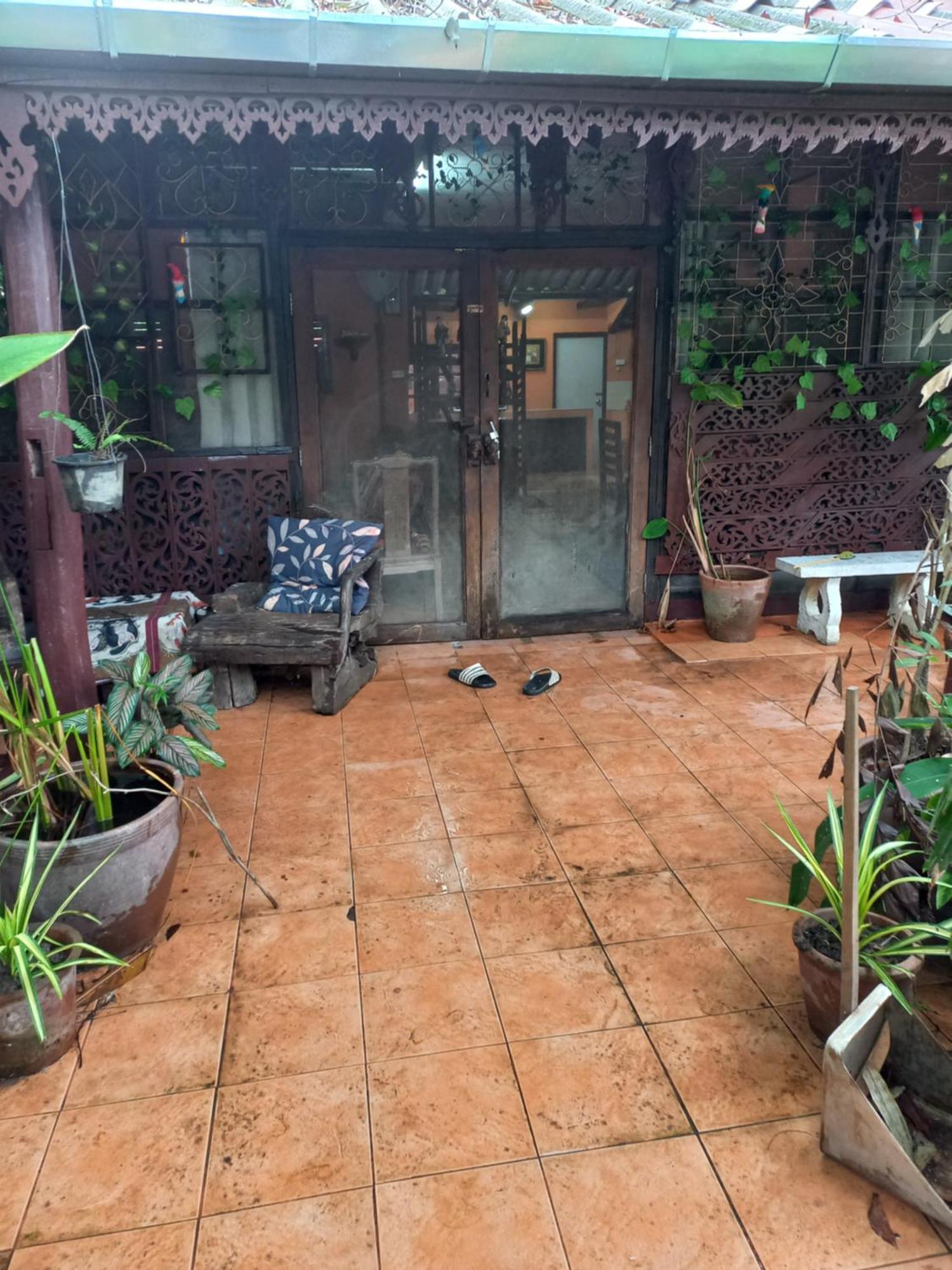 Teak House Chiang Mai Hotel Exterior photo
